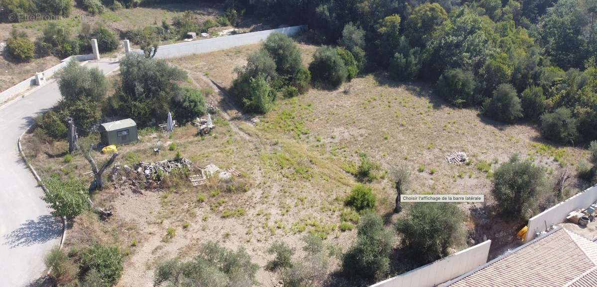 Terrain à MOUGINS