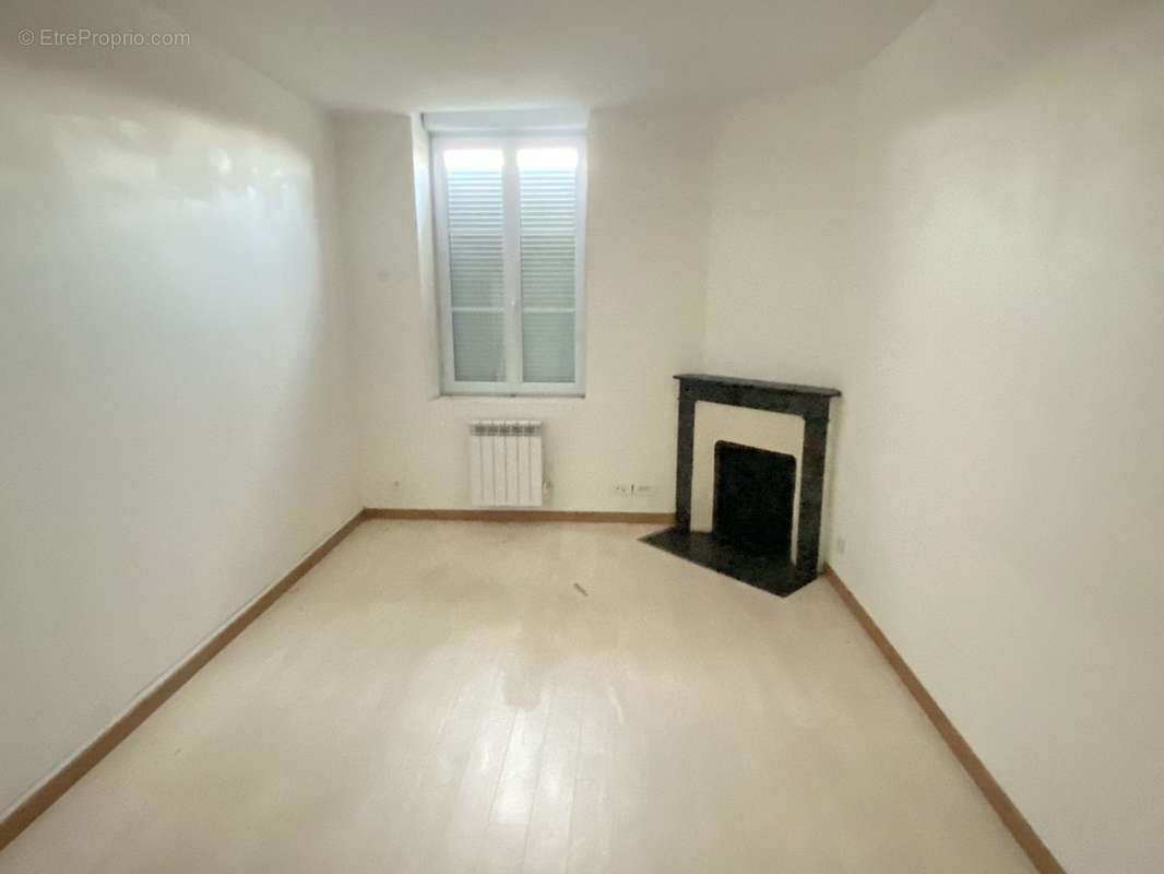 CH AMBREAPPT 1 - Appartement à ALLOGNY