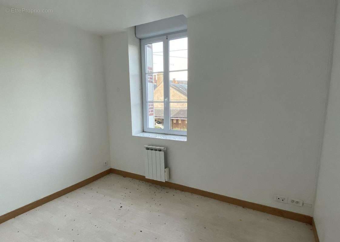 CHAMBRE APPT 1 - Appartement à ALLOGNY