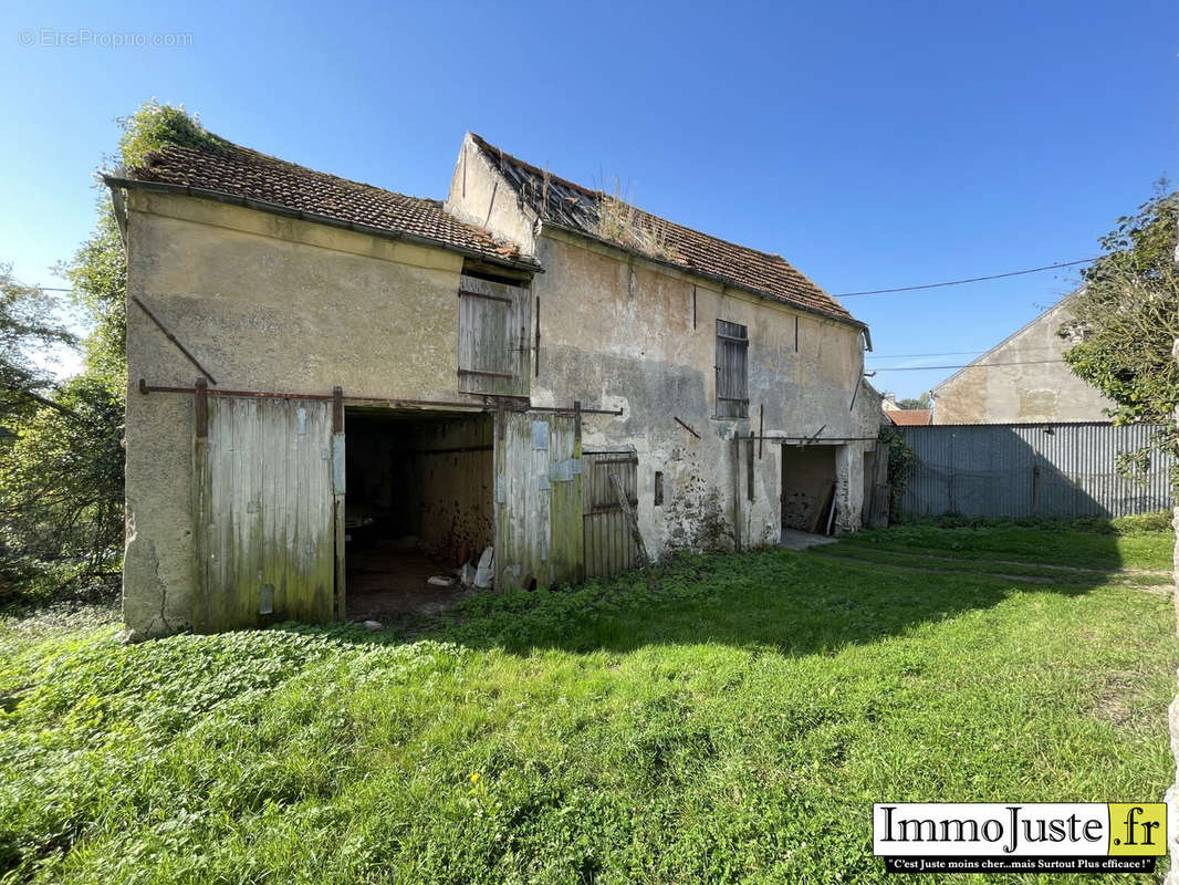 Maison à BEUVARDES