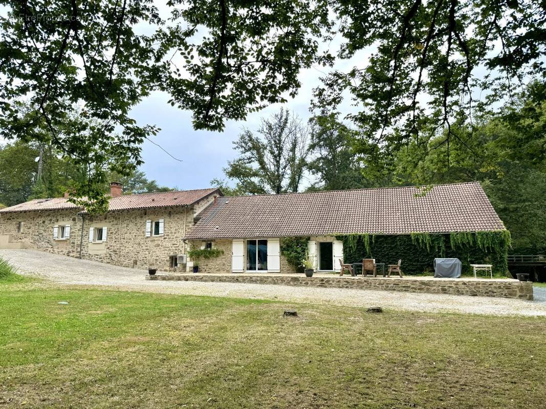 Maison à SAINT-ROMAIN-ET-SAINT-CLEMENT