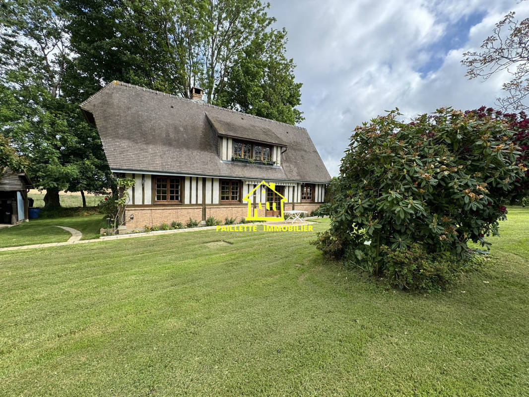 MAISON D&#039;HABITATION - Maison à SAINT-GILLES-DE-LA-NEUVILLE