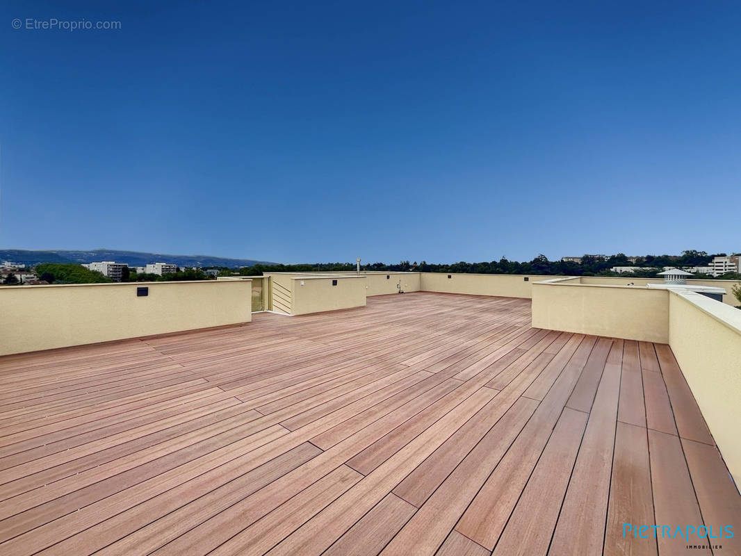 Rooftop - Appartement à RILLIEUX-LA-PAPE