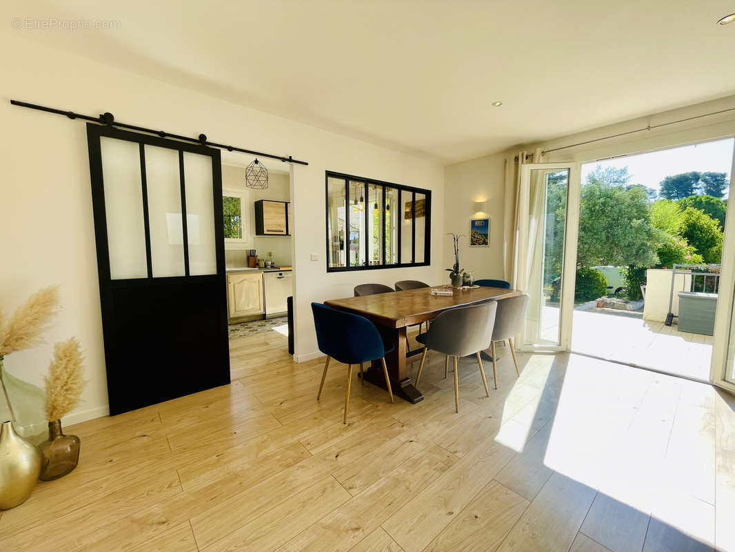 Appartement à MOUGINS