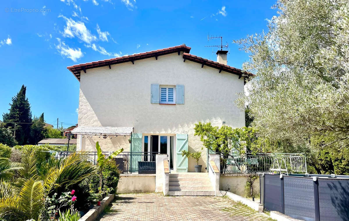 Appartement à MOUGINS