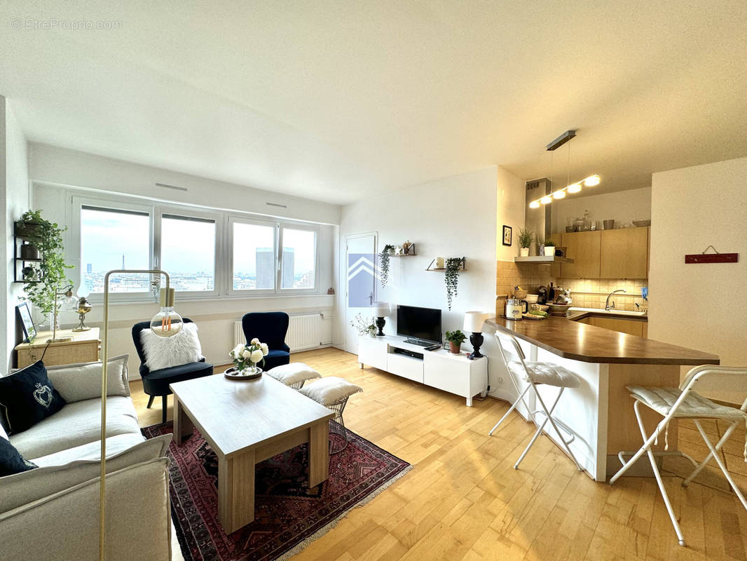 Appartement à COURBEVOIE