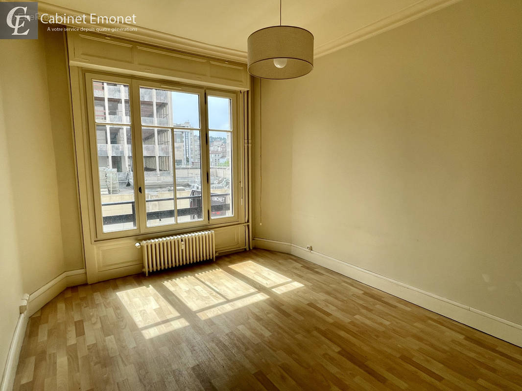 Appartement à SAINT-ETIENNE