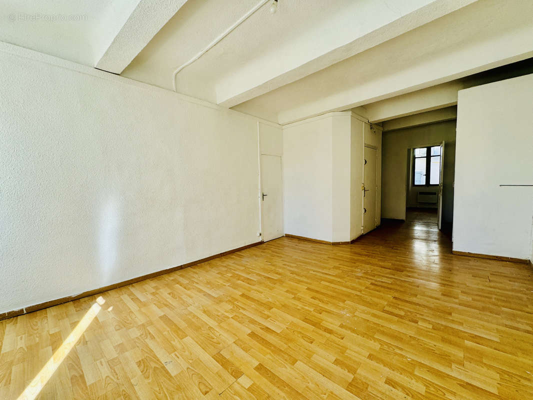 Appartement à MARSEILLE-1E