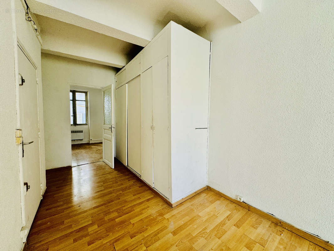 Appartement à MARSEILLE-1E