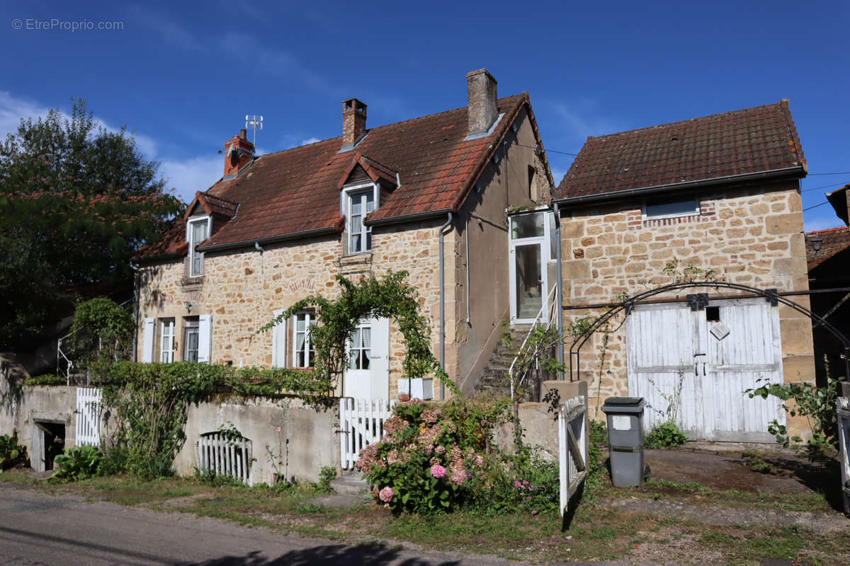 Maison à EPINAC