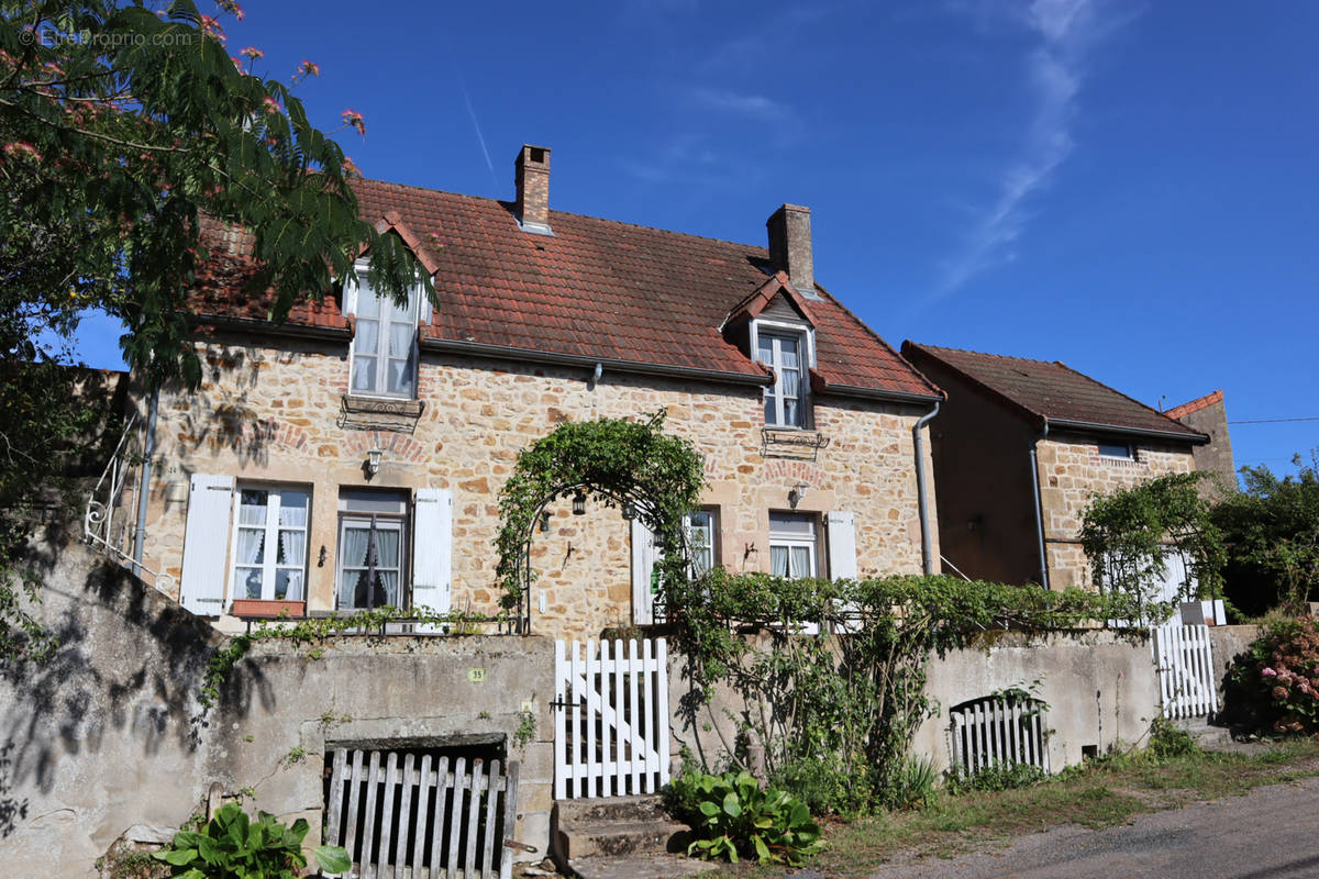 Maison à EPINAC