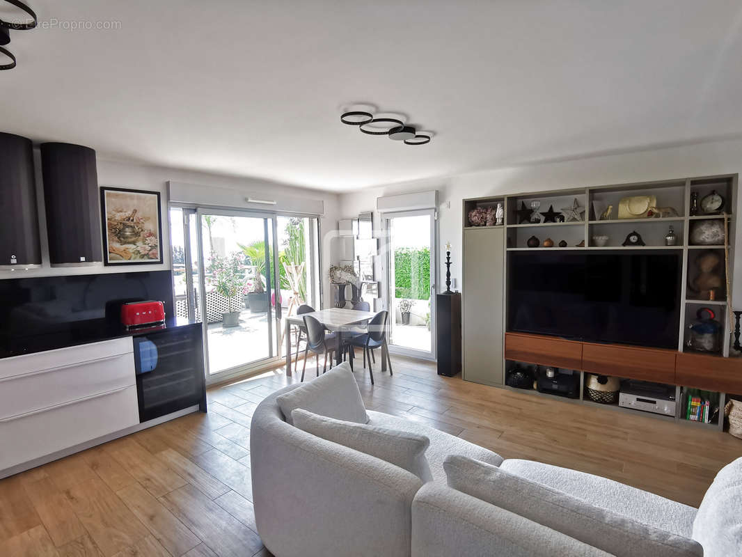 Appartement à VILLENEUVE-LOUBET