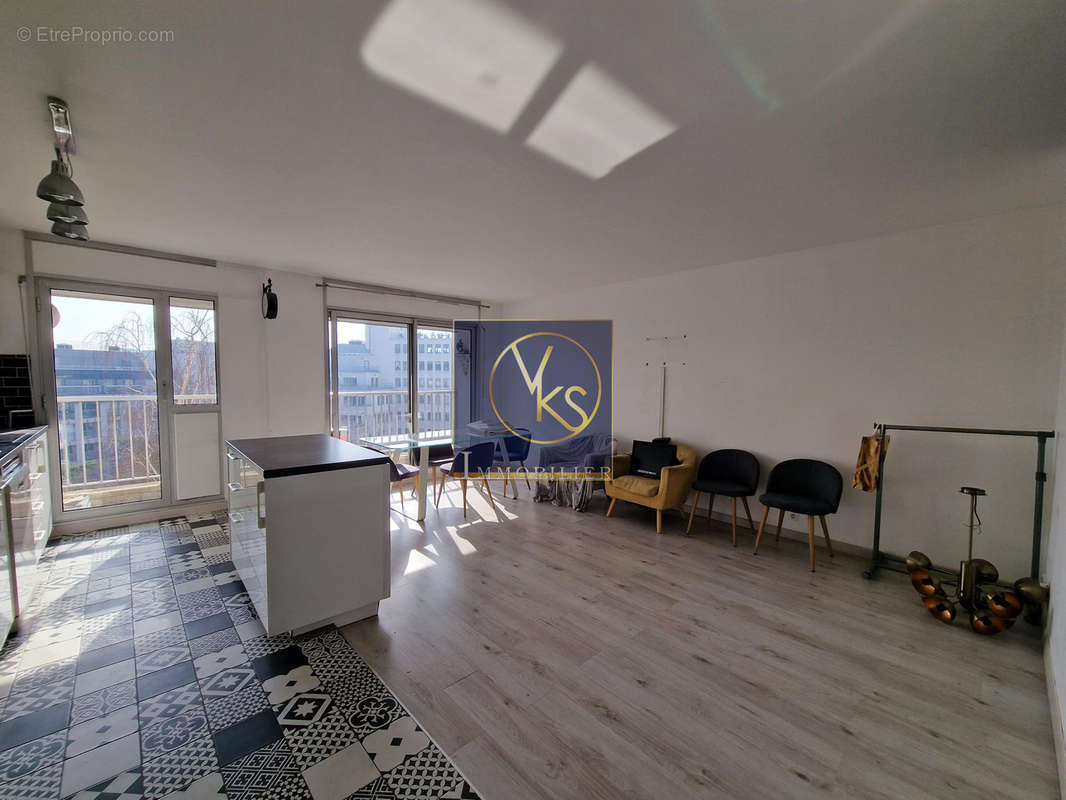 Appartement à PARIS-10E