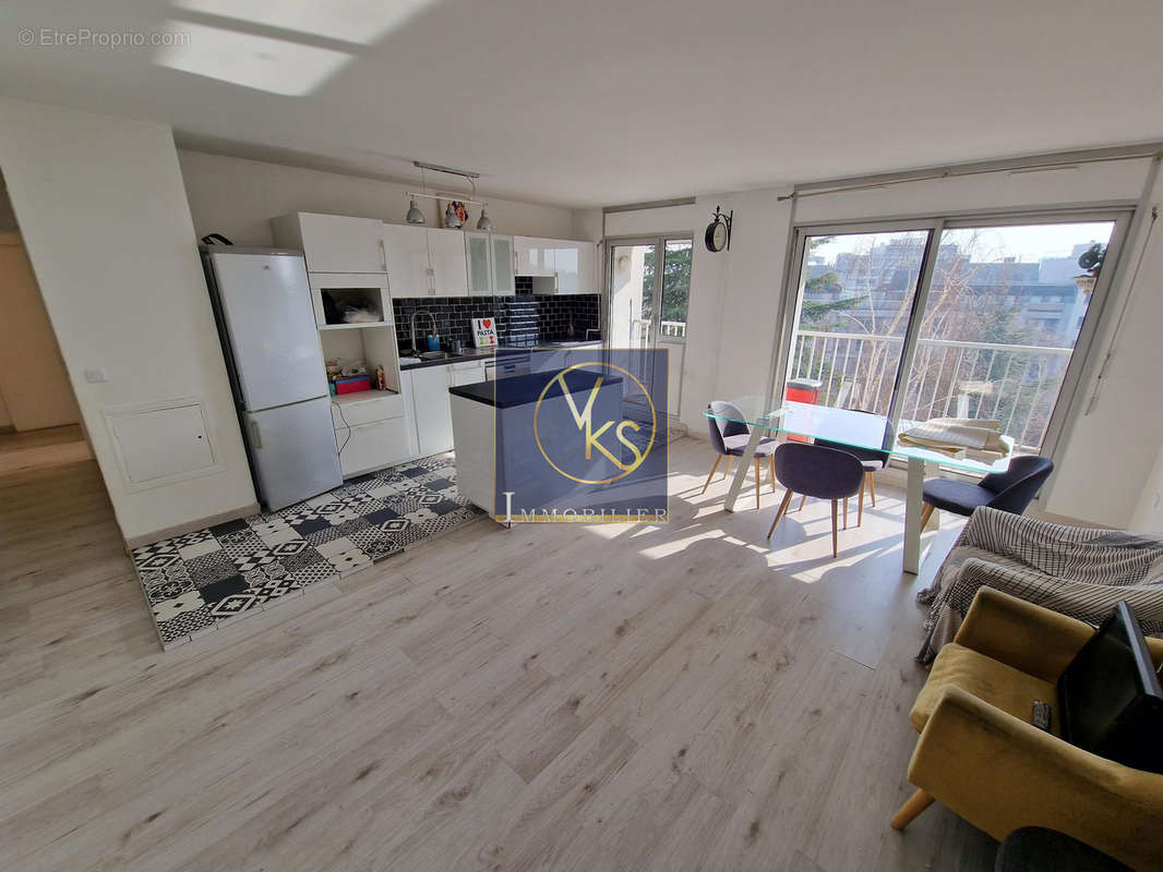 Appartement à PARIS-10E