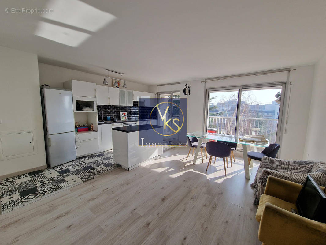 Appartement à PARIS-10E