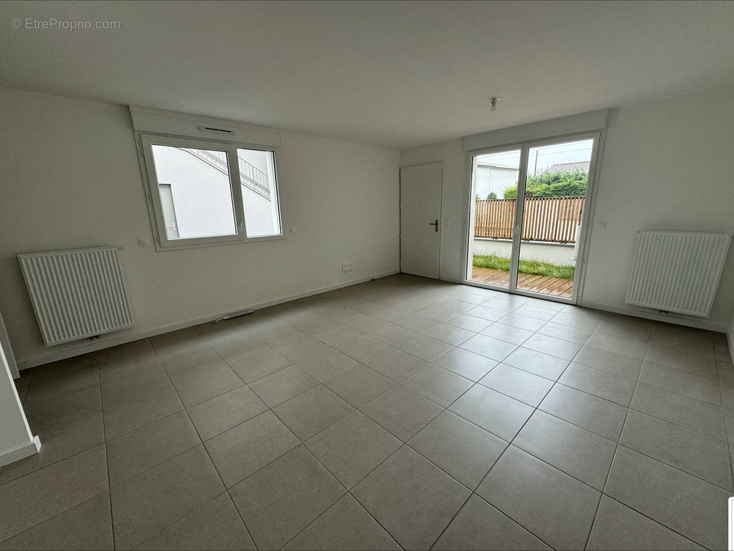 Appartement à VILLENAVE-D&#039;ORNON