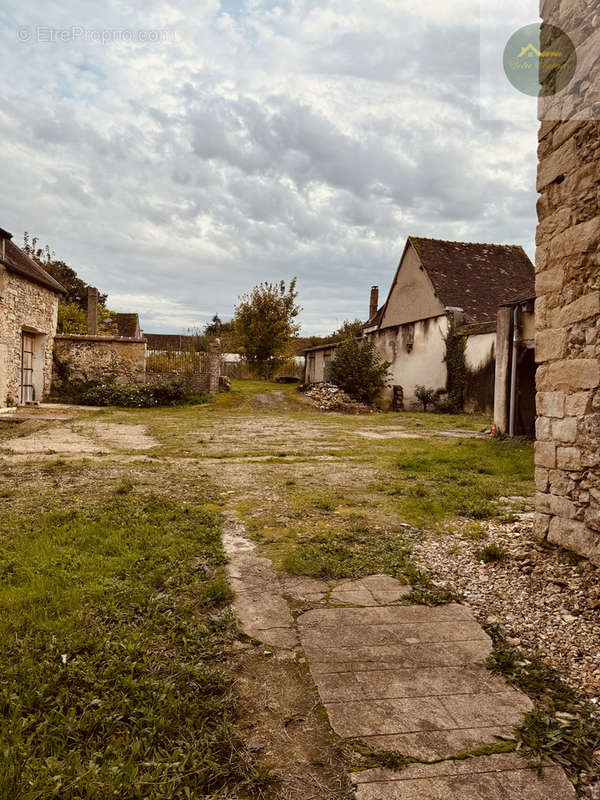 Appartement à CHEROY