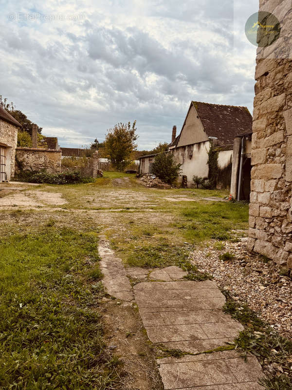 Appartement à CHEROY