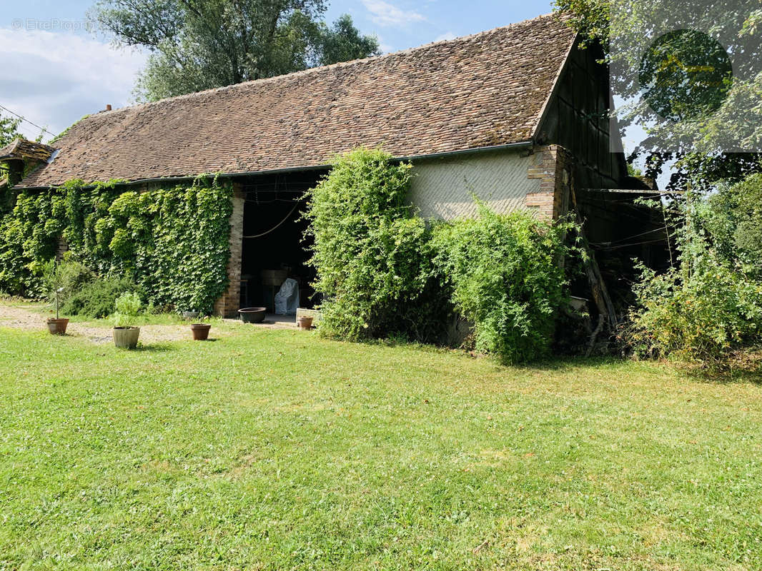 Maison à EGREVILLE