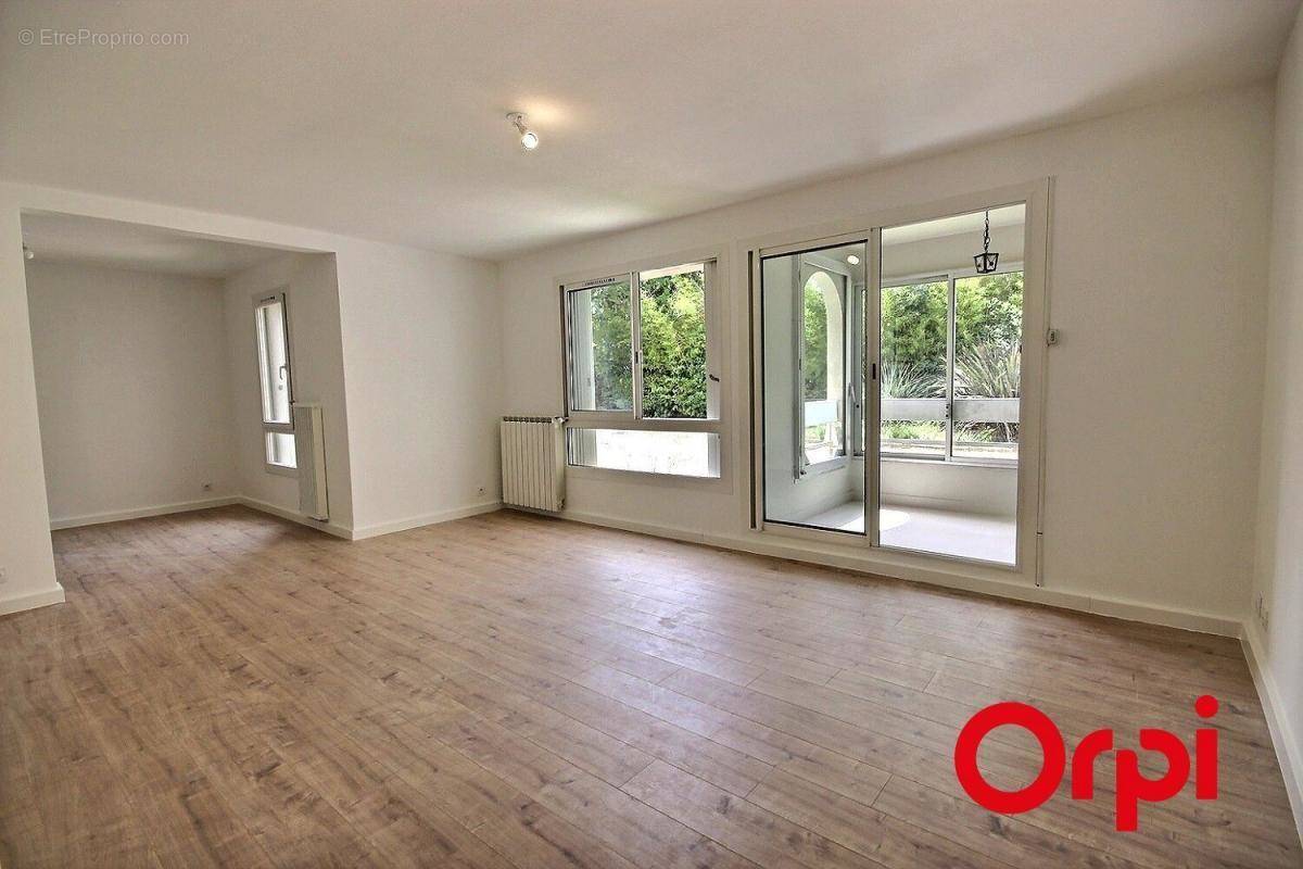 Appartement à MARSEILLE-11E