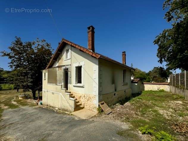 Maison à NEUVIC