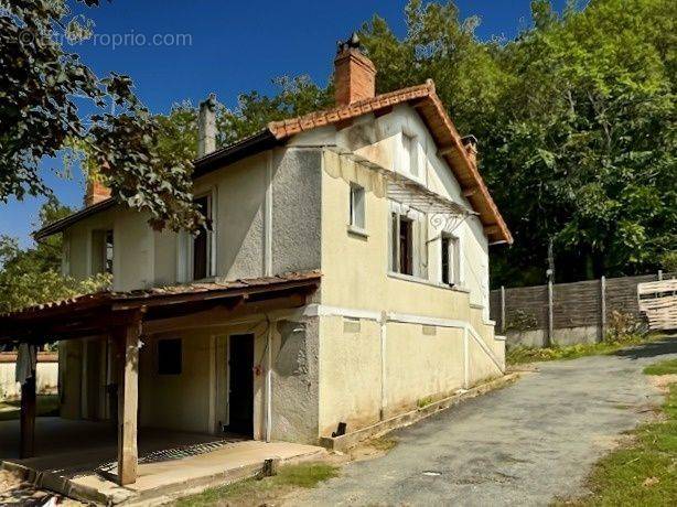 Maison à NEUVIC