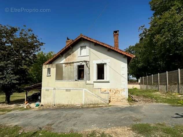 Maison à NEUVIC