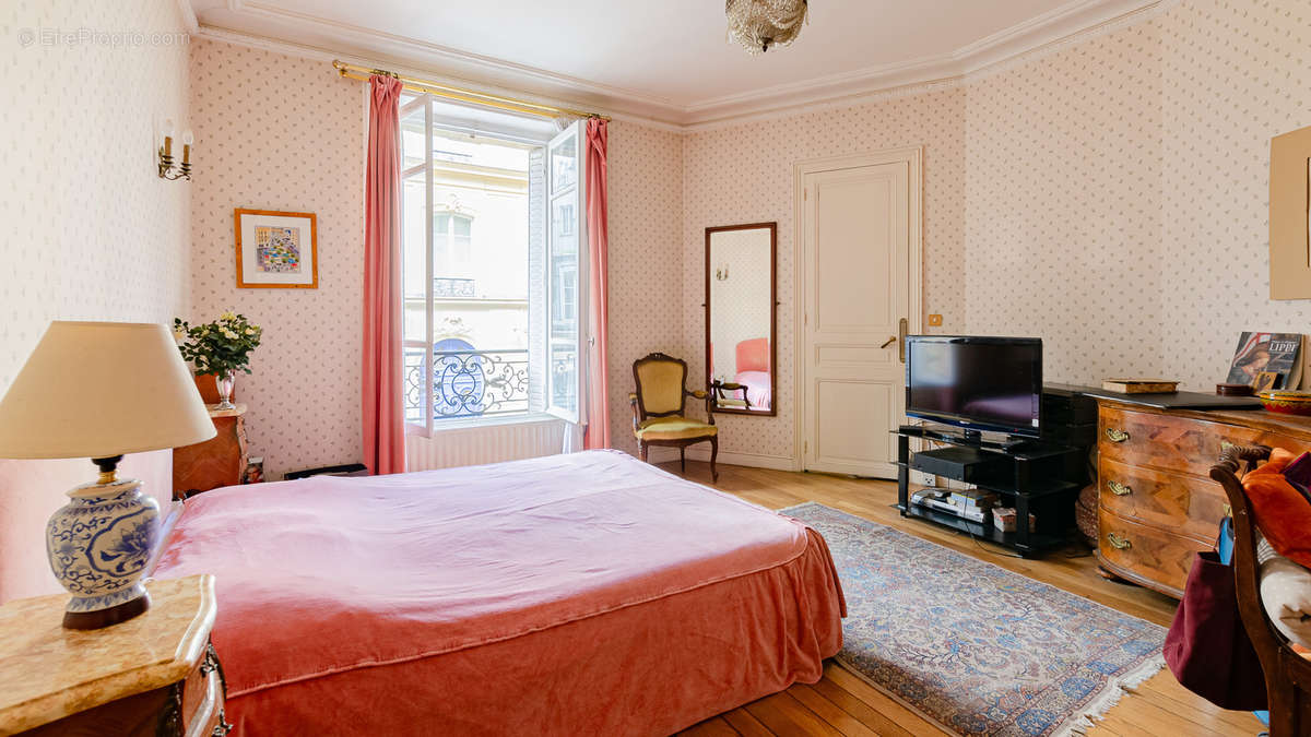 Appartement à PARIS-9E