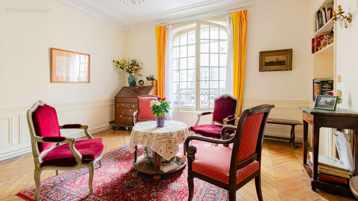 Appartement à PARIS-9E