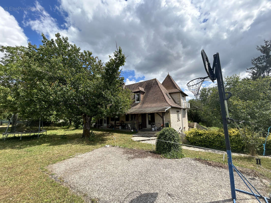 Maison à COULOUNIEIX-CHAMIERS