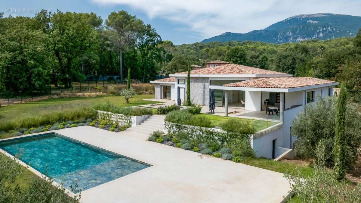 Maison à ROQUEFORT-LES-PINS