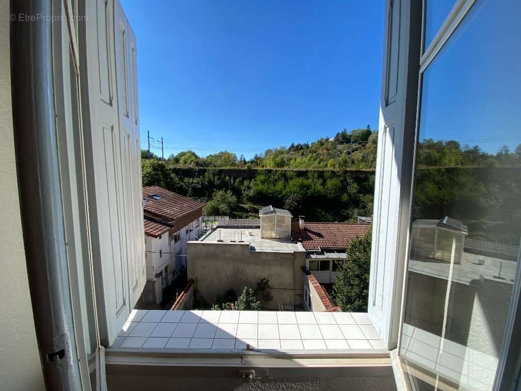 Appartement à SAINT-ETIENNE