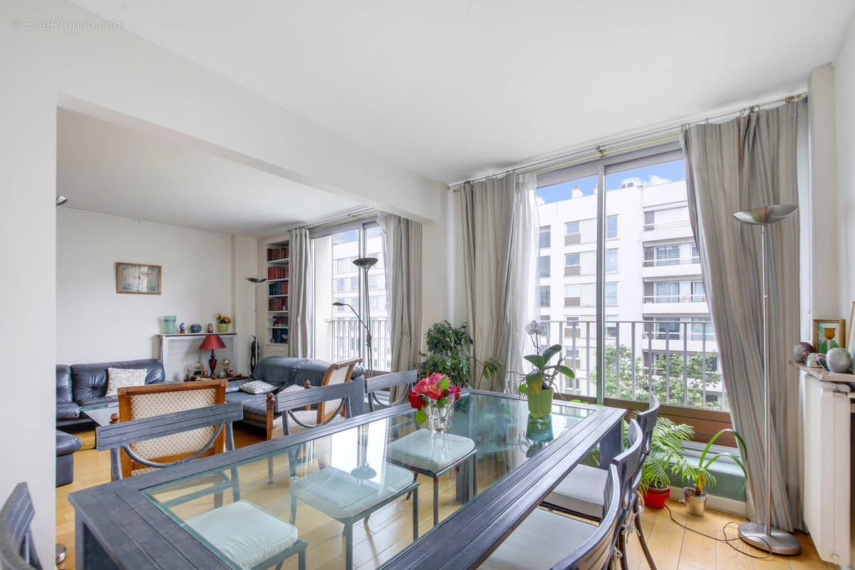 Appartement à PARIS-11E