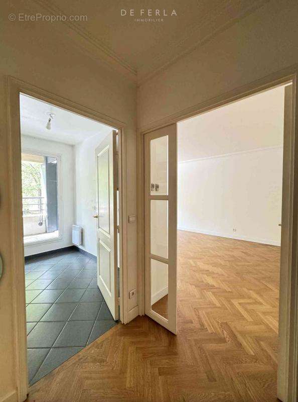 Appartement à PARIS-14E