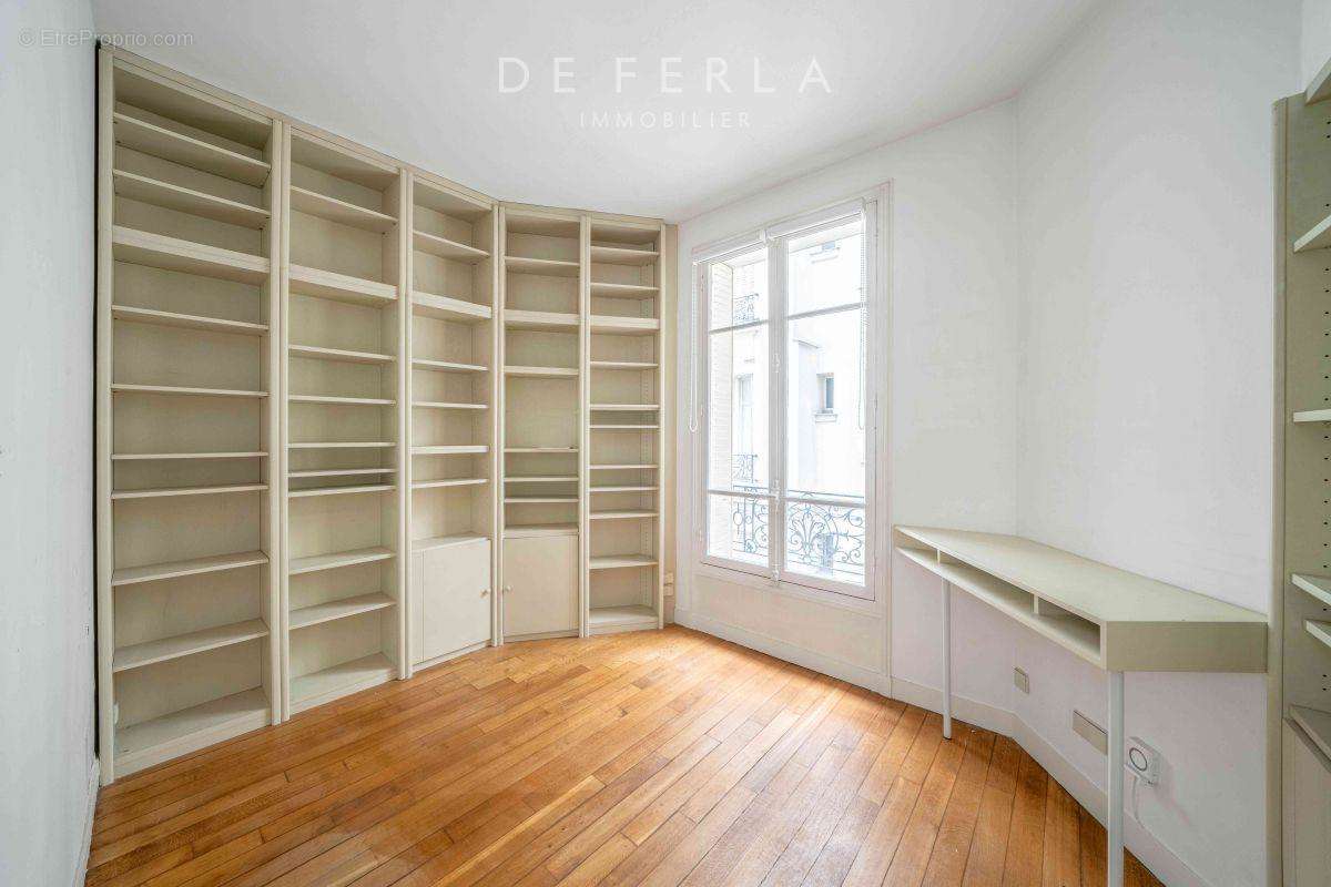 Appartement à PARIS-7E