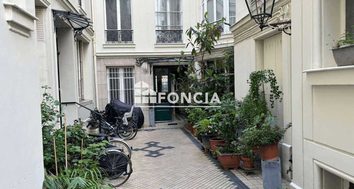 Appartement à PARIS-7E