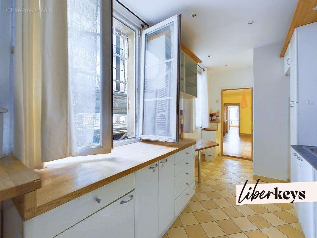 Appartement à PARIS-10E