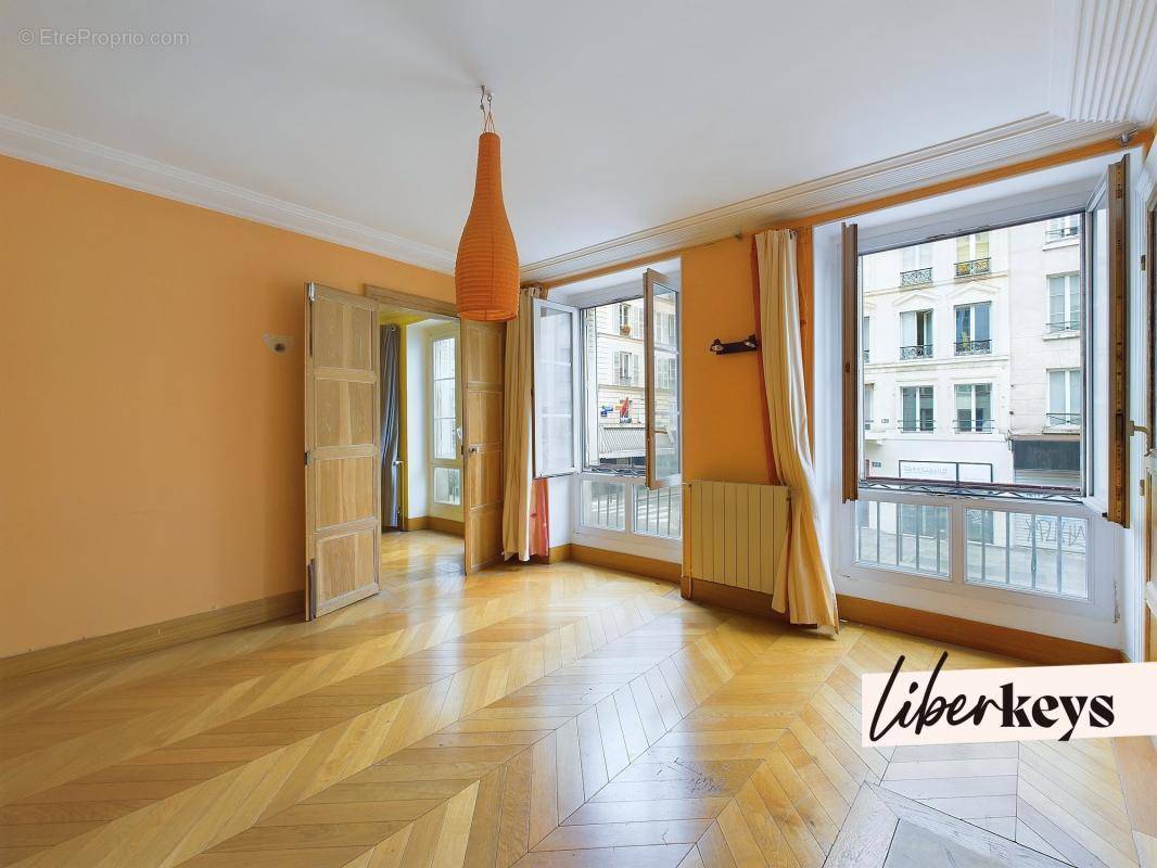 Appartement à PARIS-10E