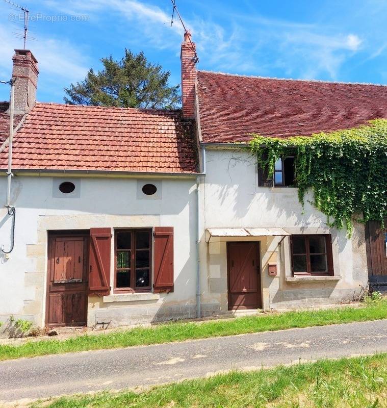 Maison à CHATEAUNEUF-VAL-DE-BARGIS