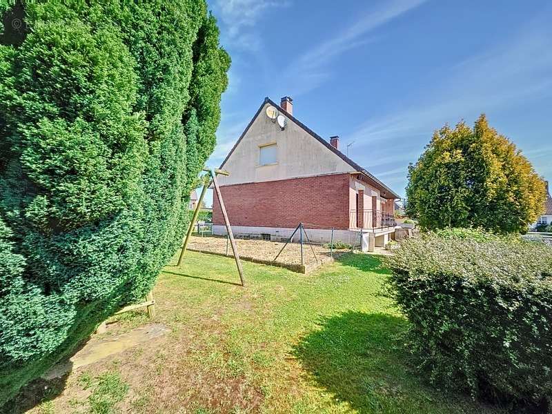 Maison à ANIZY-LE-CHATEAU