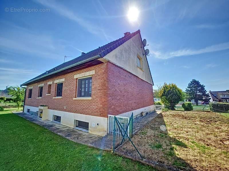 Maison à ANIZY-LE-CHATEAU