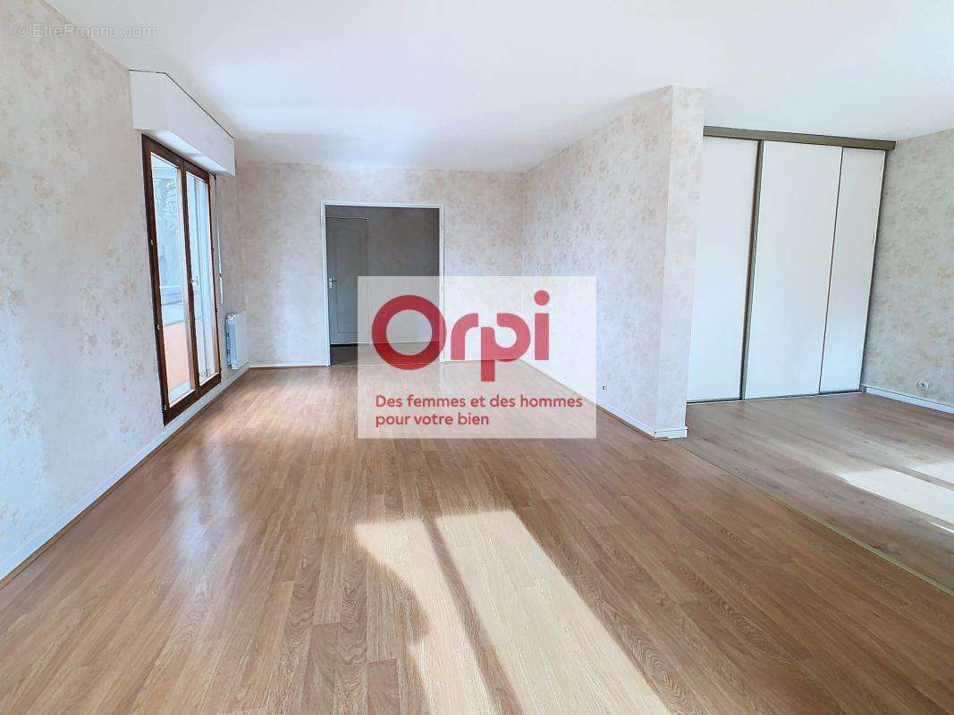 Appartement à ISSY-LES-MOULINEAUX