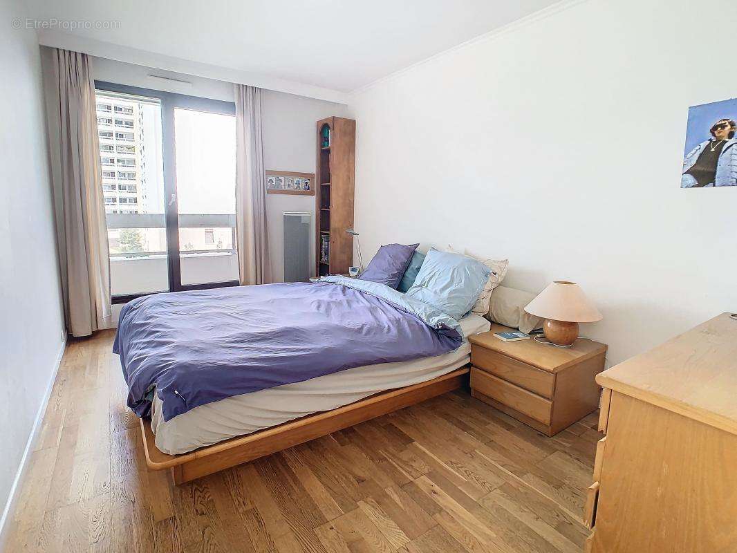 Appartement à ISSY-LES-MOULINEAUX