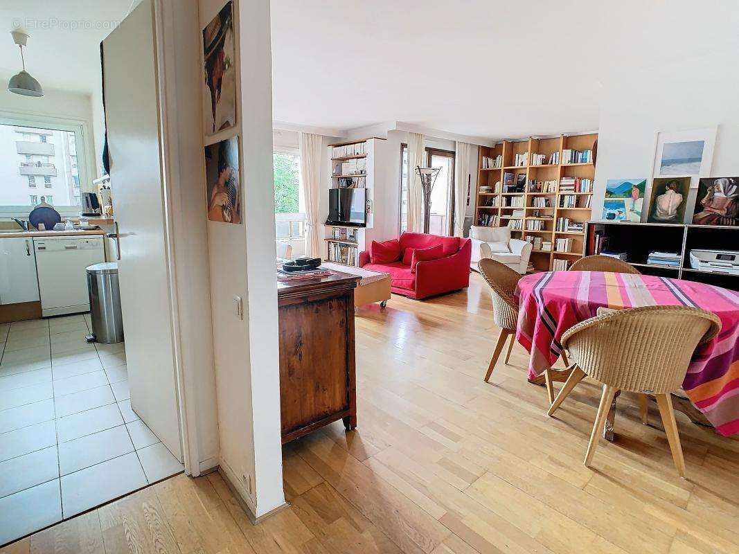 Appartement à ISSY-LES-MOULINEAUX