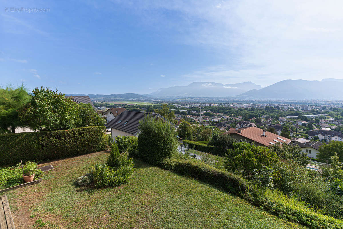 Maison à POISY