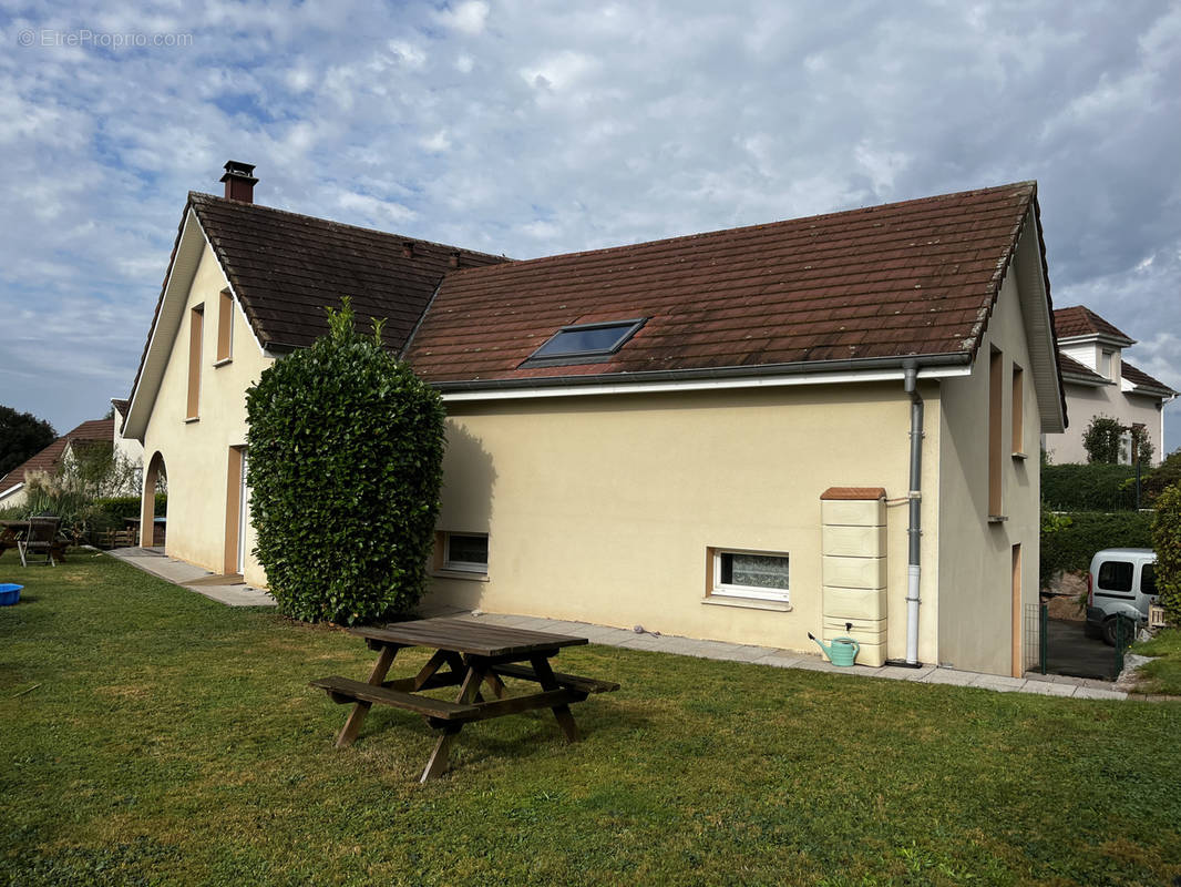 Maison à FRAHIER-ET-CHATEBIER