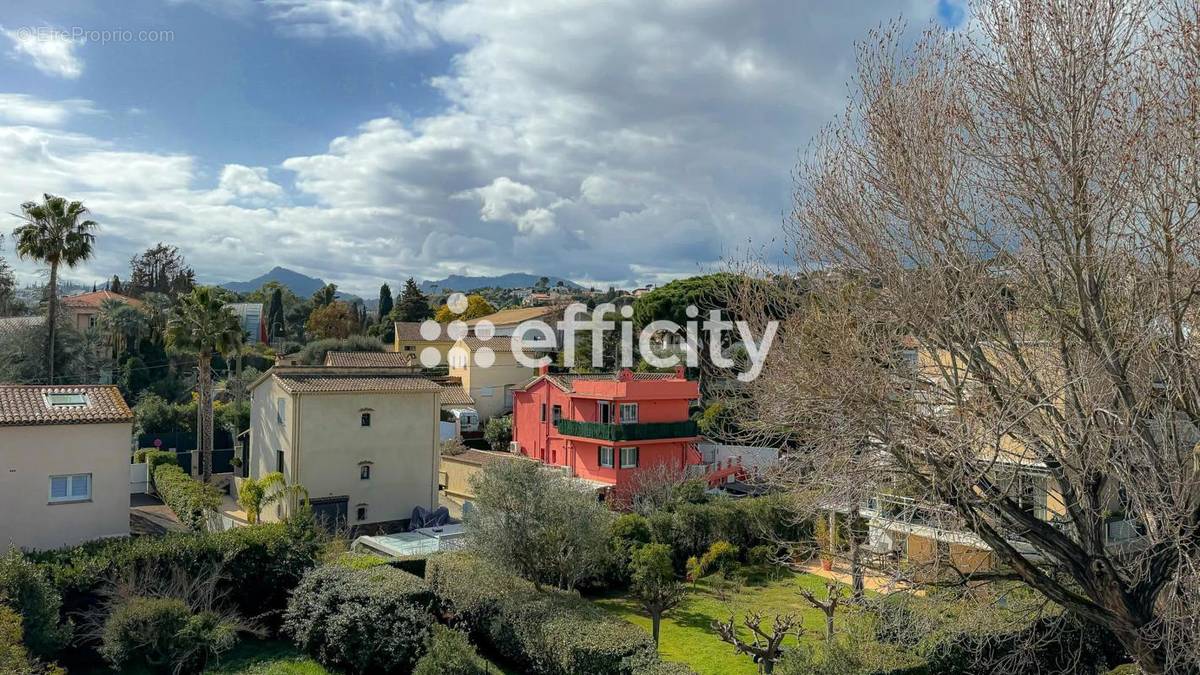 Appartement à MANDELIEU-LA-NAPOULE