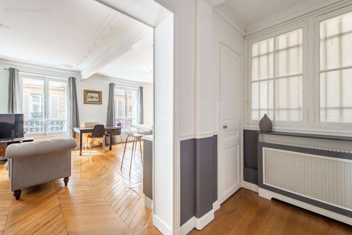 Appartement à PARIS-17E