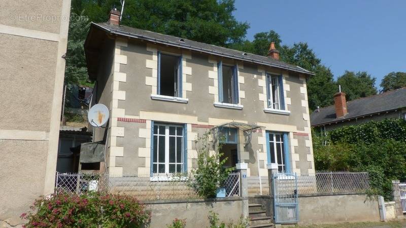 Maison à SAINT-LOUP-LAMAIRE