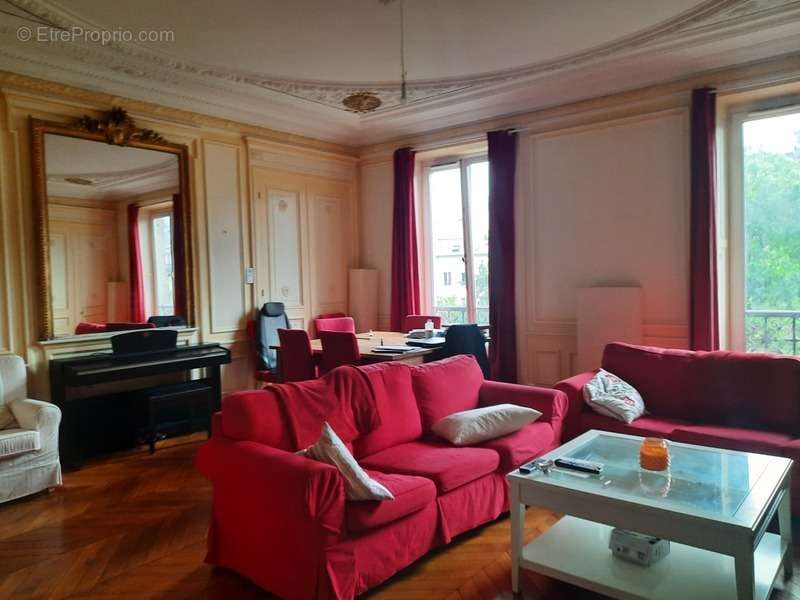 Appartement à PARIS-10E